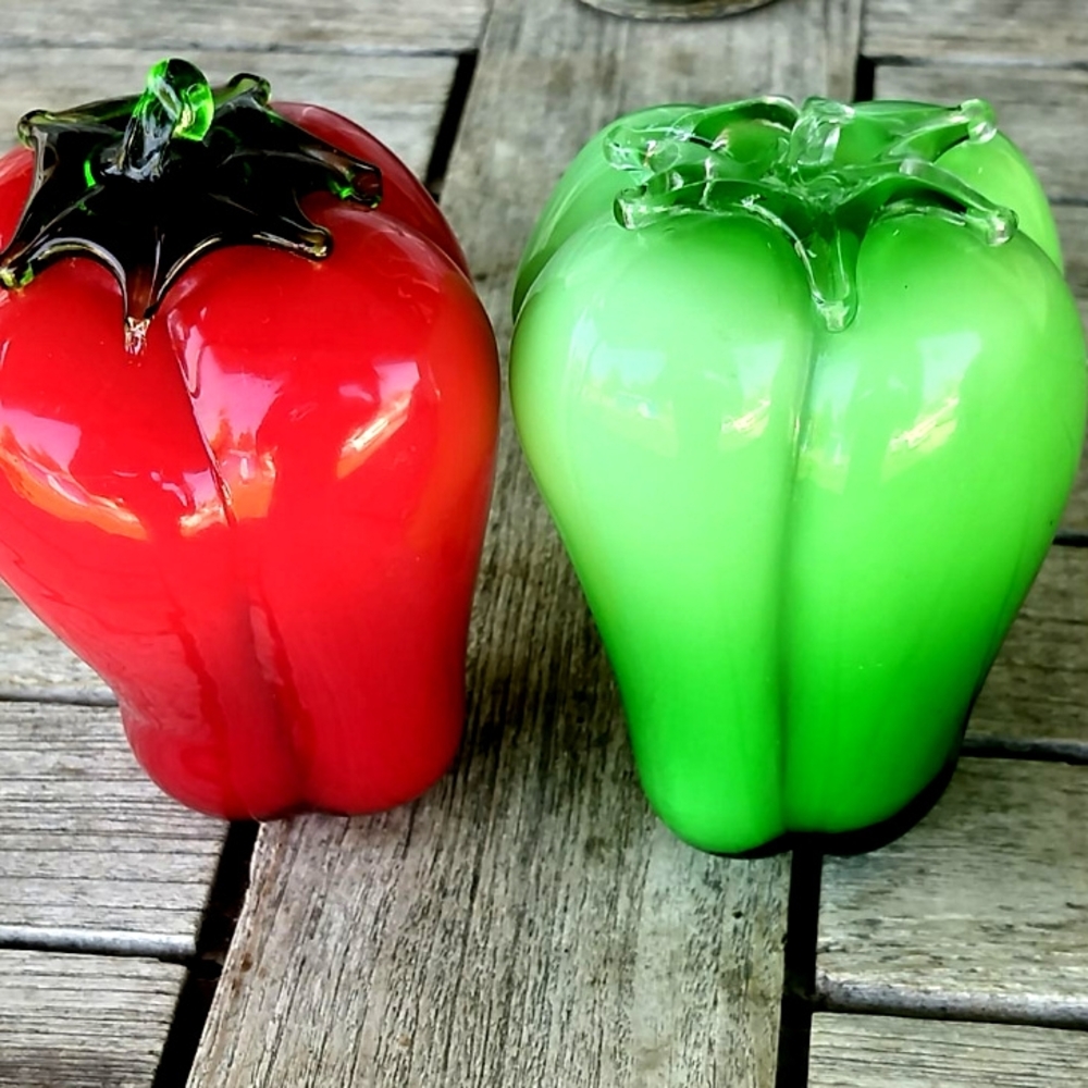 Murano Red and Green Glass Art Peppers